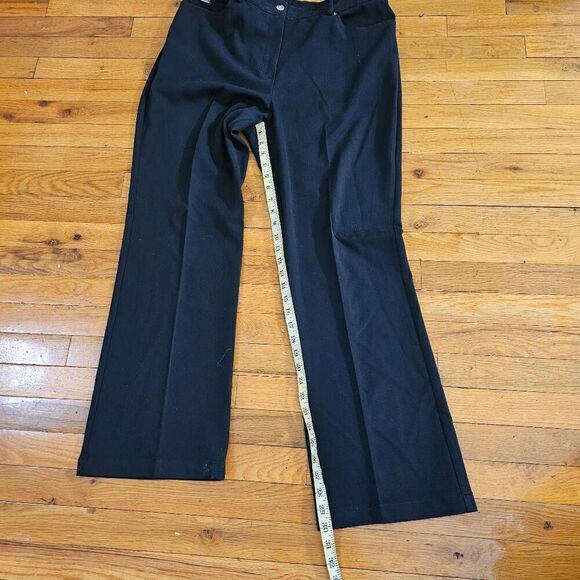 St John Sport by Marie Gray Black Pants Size 14 - Picture 7 of 10